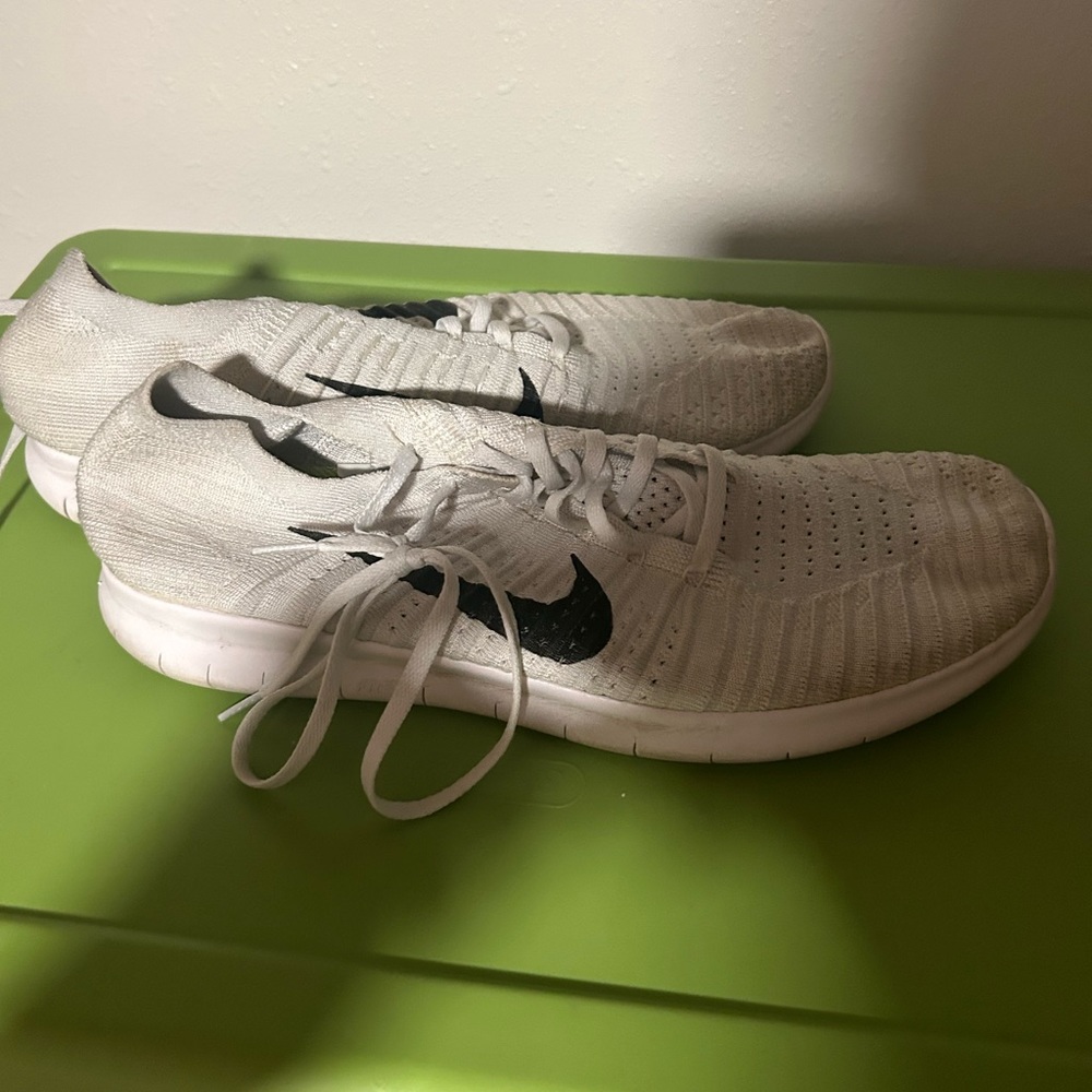 Nike free run white